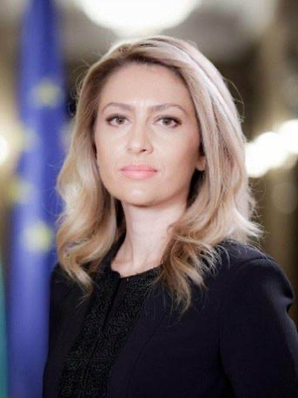 Raya Nazaryan a acuzat Administraţia Prezidenţială că nu şi-a susţinut oficial propunerea de referendum privind introducerea euro